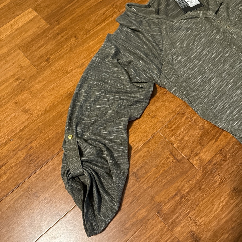 Olive Women’sTop - Picture 3 of 4